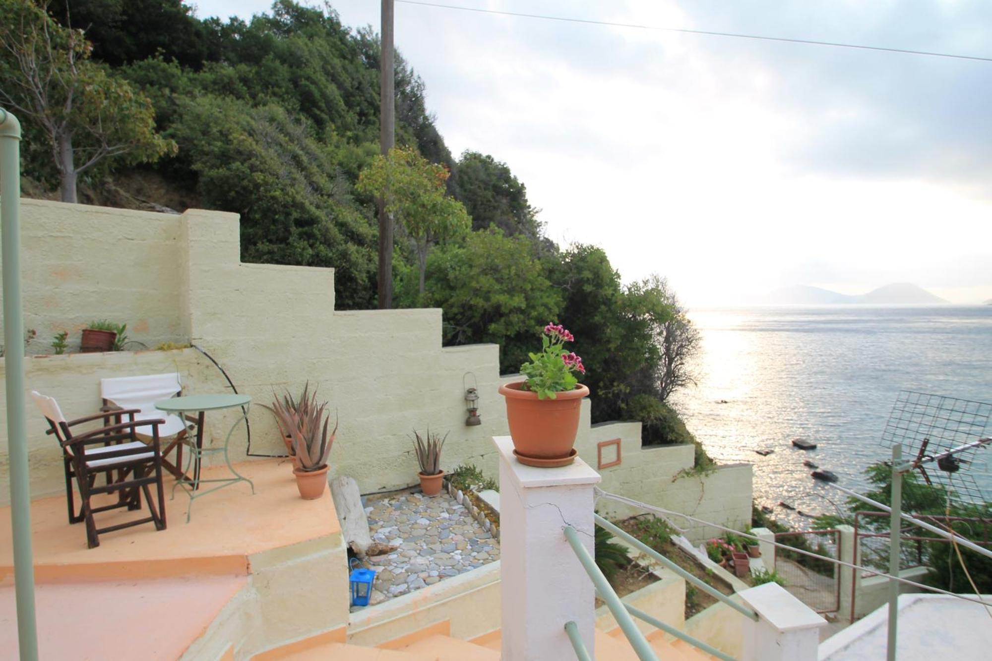 Maeiz Skopelos المظهر الخارجي الصورة